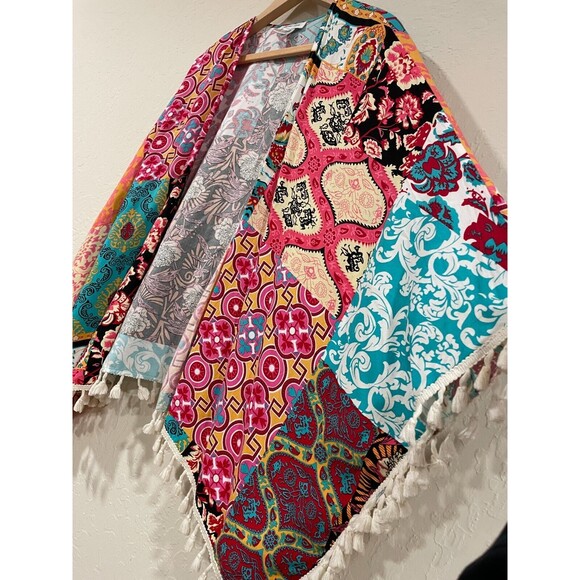 ~ Grace & Lace Med Boho Serape Crochet Poncho Coverup Tassel Beach Tropical Boho - Picture 4 of 14